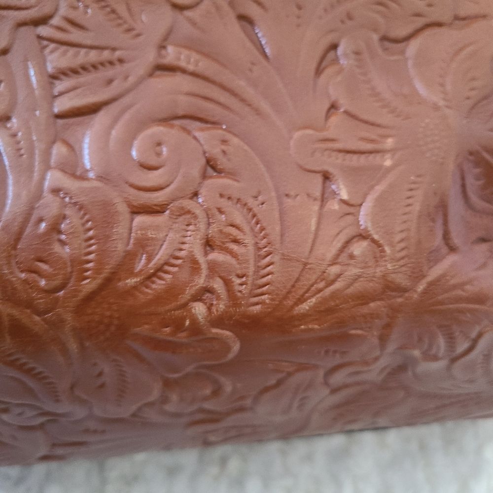 Patricia Nash Poppy‎ Tote in Burnished Tooled Gold - Picture 3 of 14
